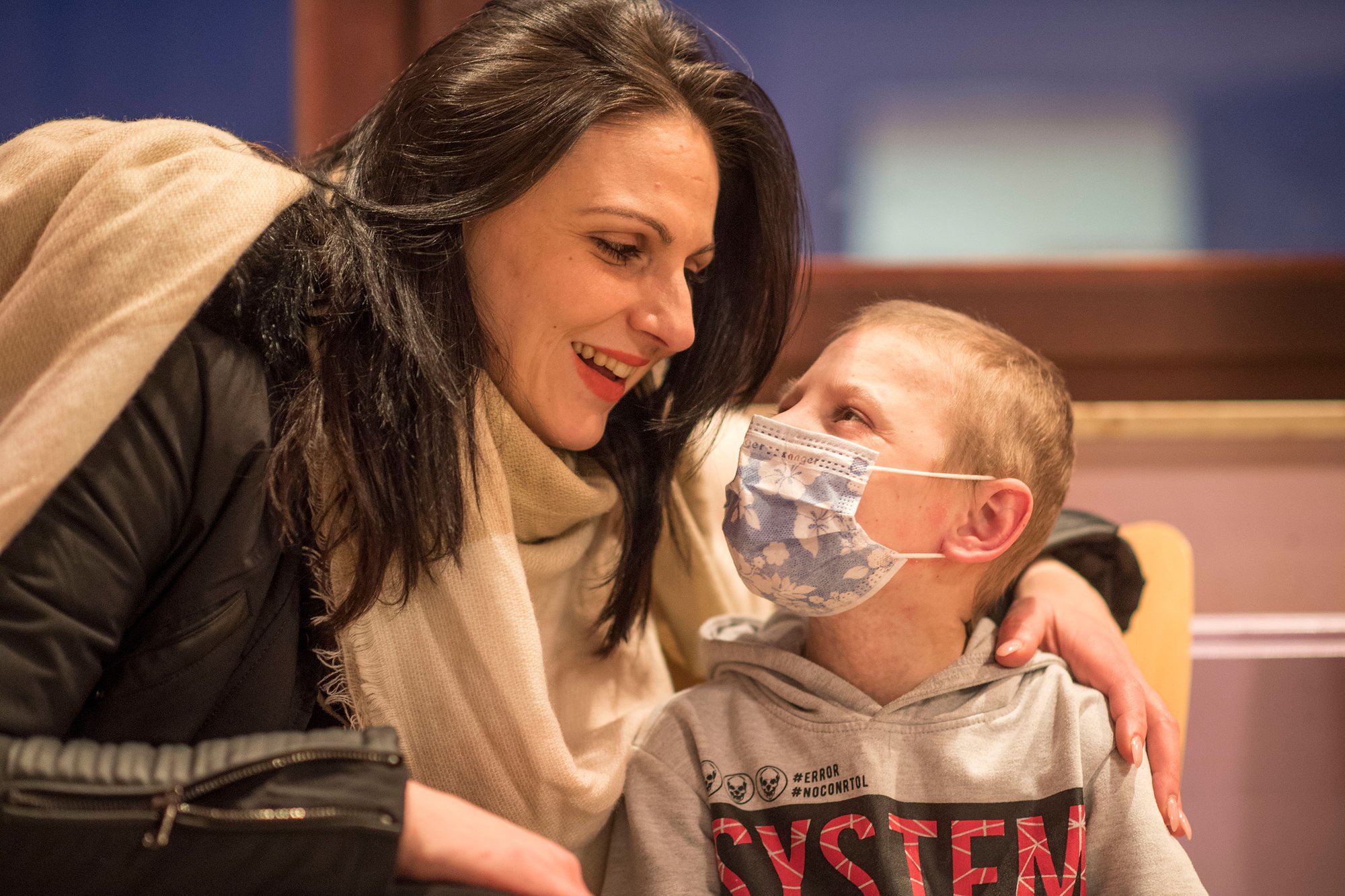 Weihnachtsfeier Sterntaler e.V. im Gemeinschaftskrankenhaus Herdecke Freude bei den Kindern (und ihren Eltern):Für die Weihnachtsfeier des Vereins Sterntaler hat das Hagener Ehepaar Cantarella wieder ordentlich Spenden gesammelt. So konnten die Geschenkwünsche der kleinen Patienten erfüllt werden.